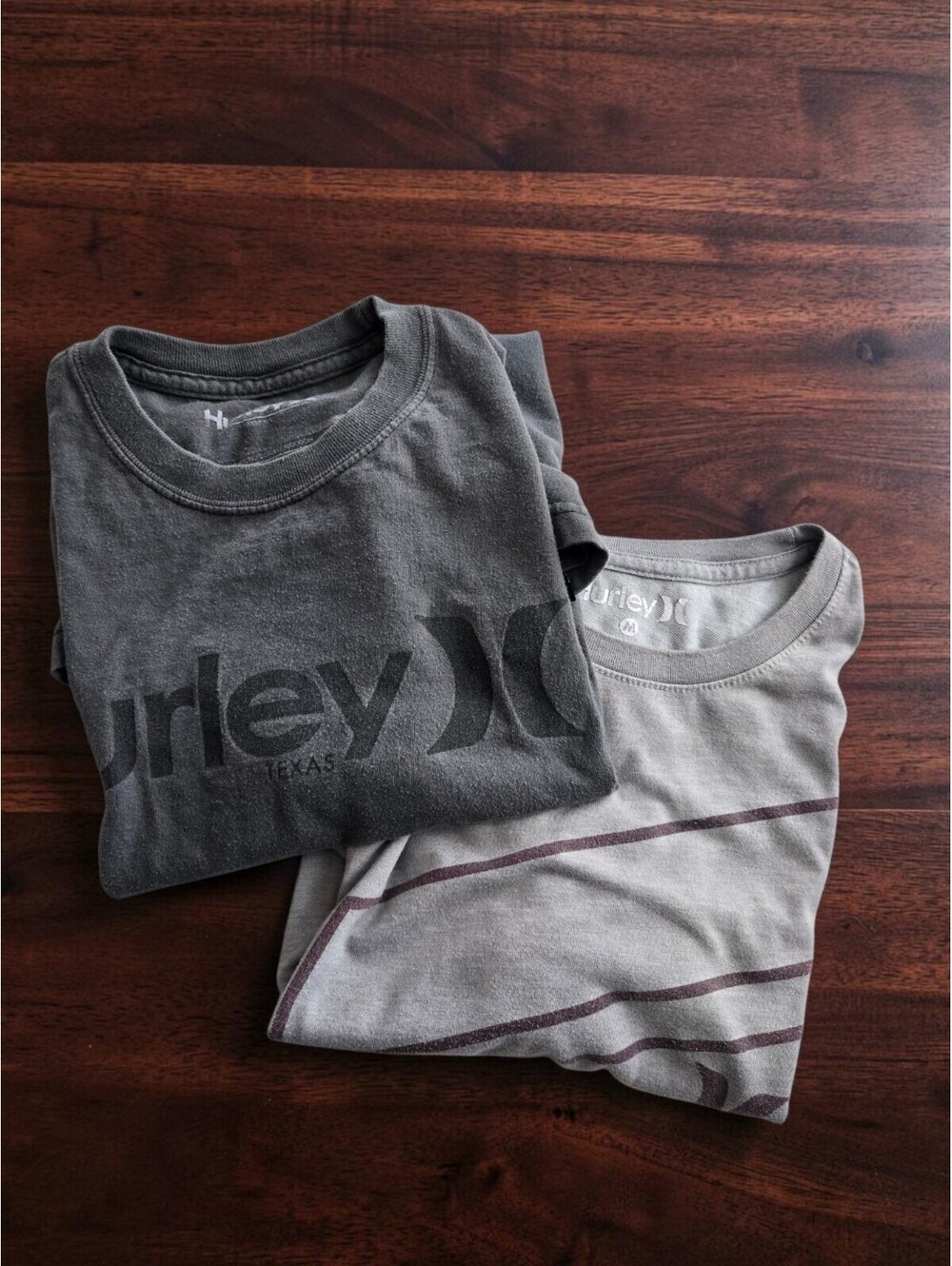 Set of 2 Hurley Men's Cotton T-Shirts Size M Gray and Light Gray